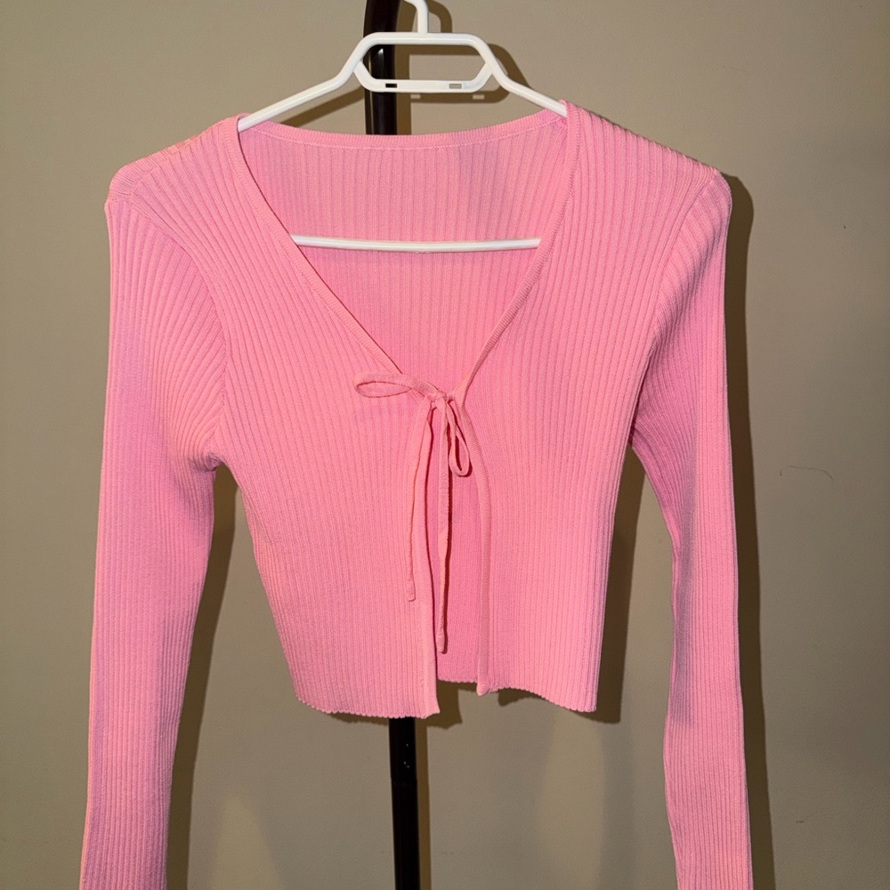 Chic Pink Tie-Front Ribbed Crop Top